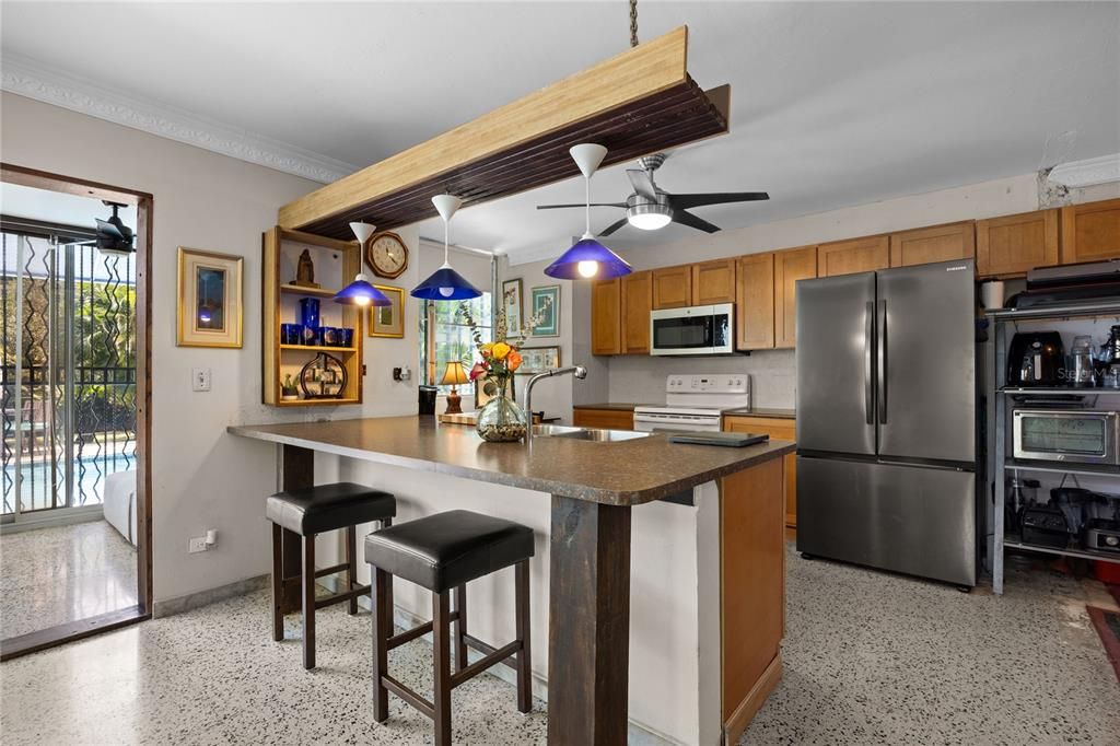 En Venta: $690,000 (4 camas, 3 baños, 0 Pies cuadrados)