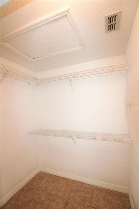 Active With Contract: $1,600 (2 beds, 2 baths, 1554 Square Feet)