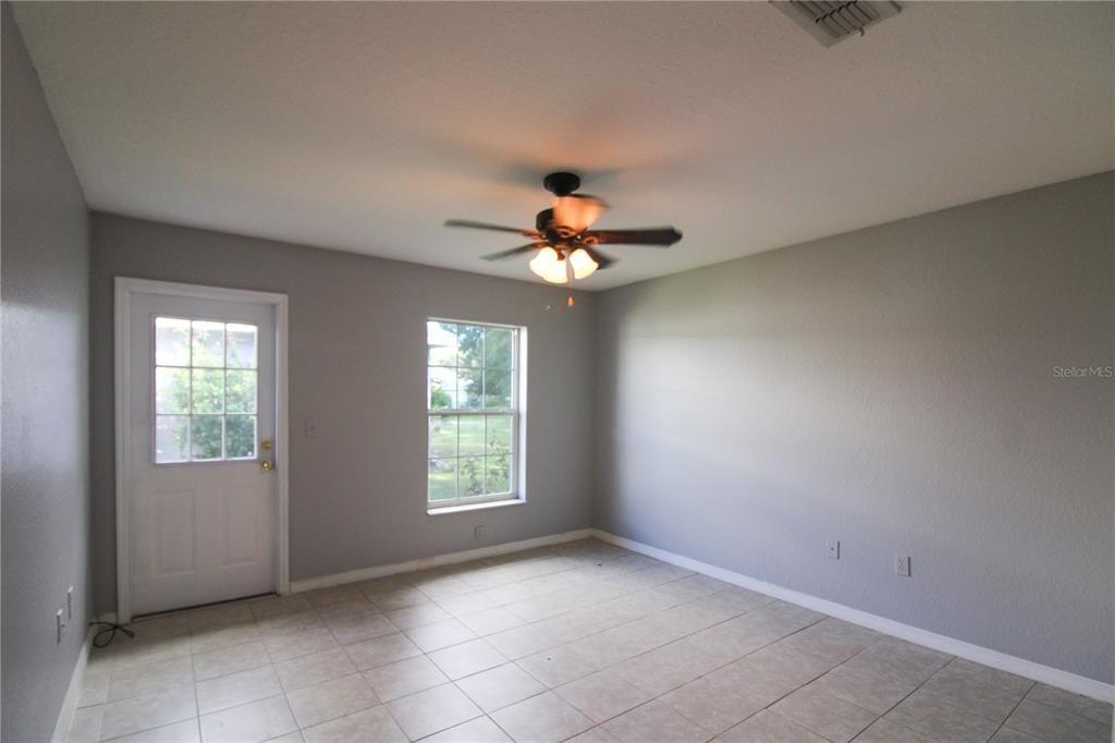 Active With Contract: $1,600 (2 beds, 2 baths, 1554 Square Feet)