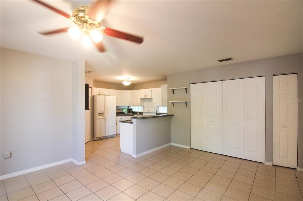 Active With Contract: $1,600 (2 beds, 2 baths, 1554 Square Feet)