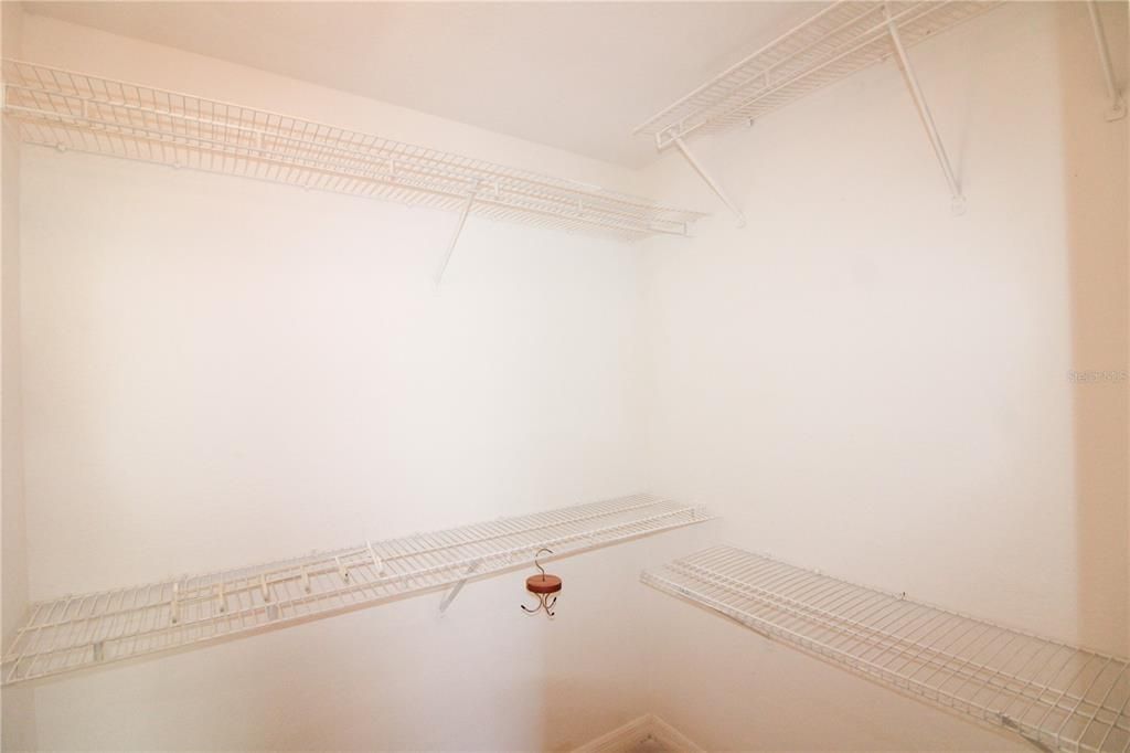 Active With Contract: $1,600 (2 beds, 2 baths, 1554 Square Feet)