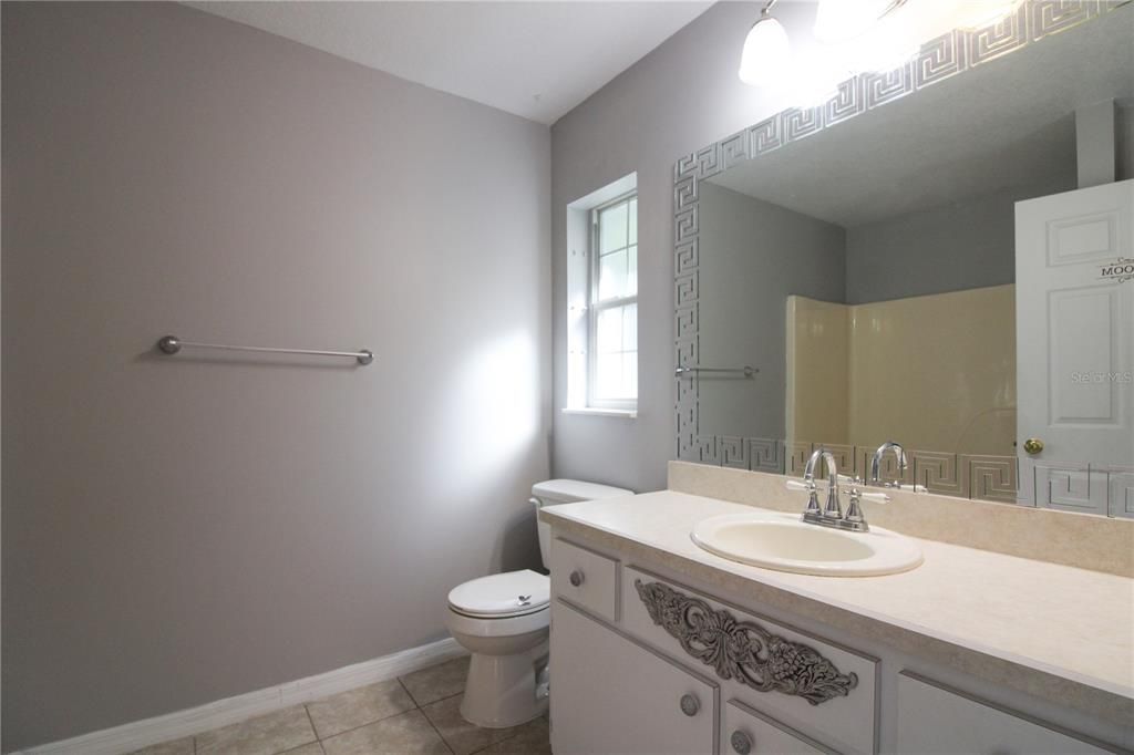Active With Contract: $1,600 (2 beds, 2 baths, 1554 Square Feet)