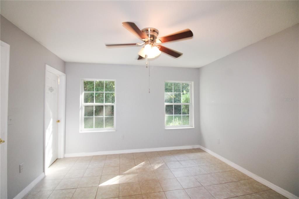 Active With Contract: $1,600 (2 beds, 2 baths, 1554 Square Feet)