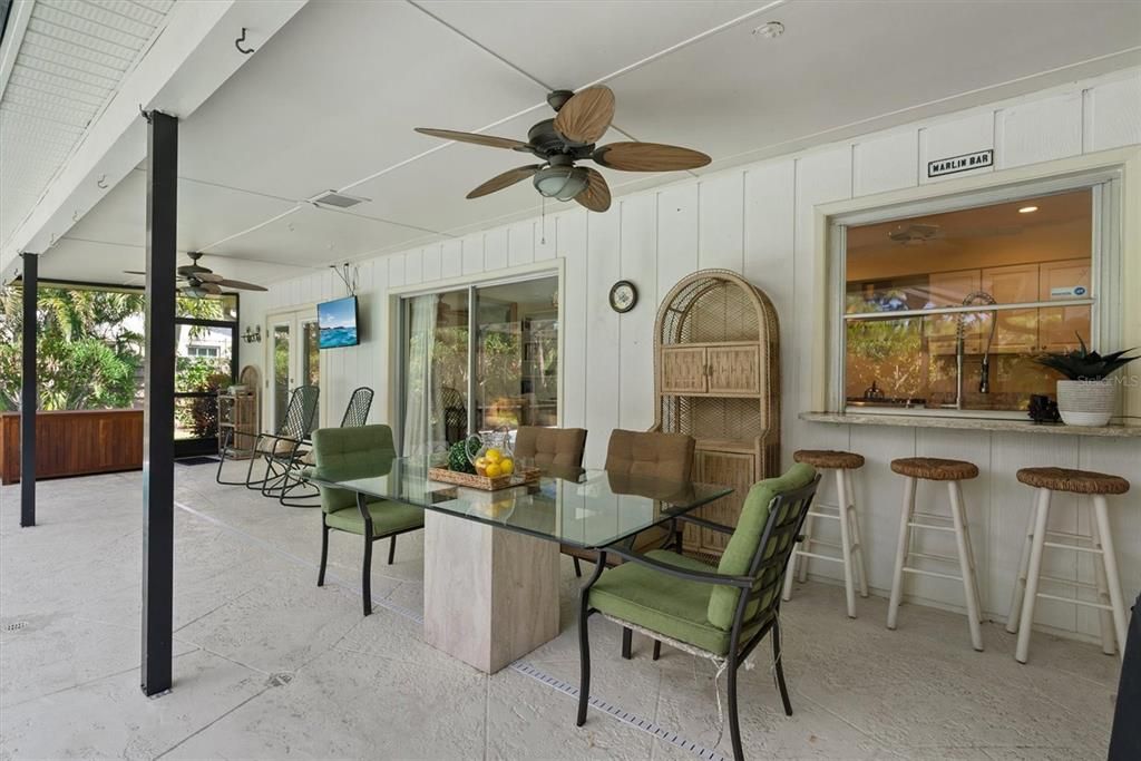 Active With Contract: $975,000 (4 beds, 2 baths, 1832 Square Feet)