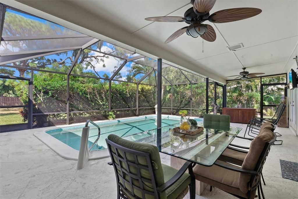 Active With Contract: $975,000 (4 beds, 2 baths, 1832 Square Feet)