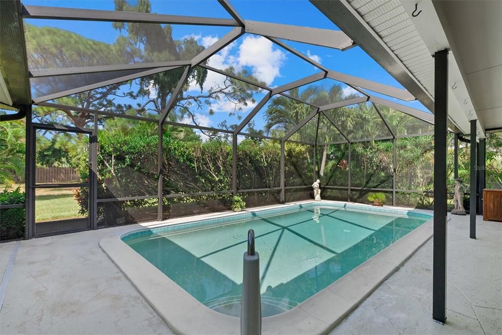 Active With Contract: $975,000 (4 beds, 2 baths, 1832 Square Feet)