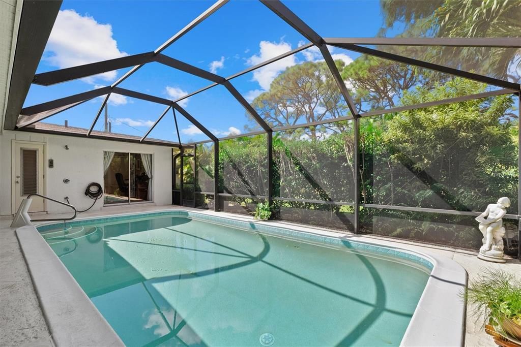 Active With Contract: $975,000 (4 beds, 2 baths, 1832 Square Feet)