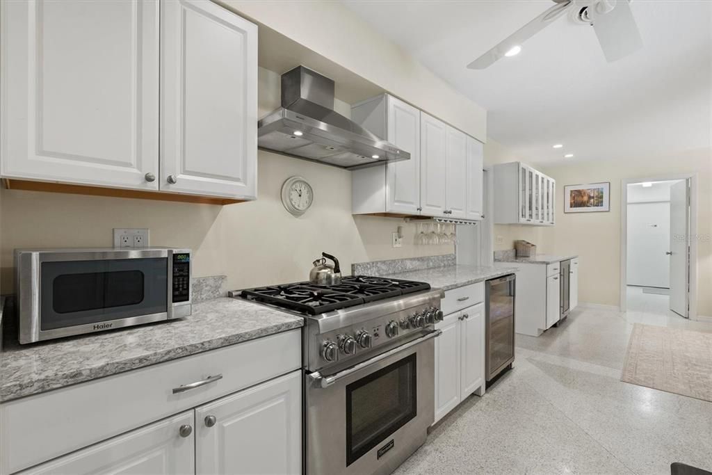 Active With Contract: $975,000 (4 beds, 2 baths, 1832 Square Feet)