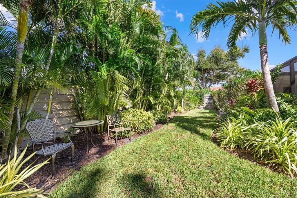 Active With Contract: $975,000 (4 beds, 2 baths, 1832 Square Feet)