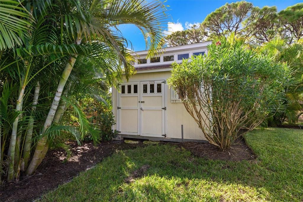 Active With Contract: $975,000 (4 beds, 2 baths, 1832 Square Feet)