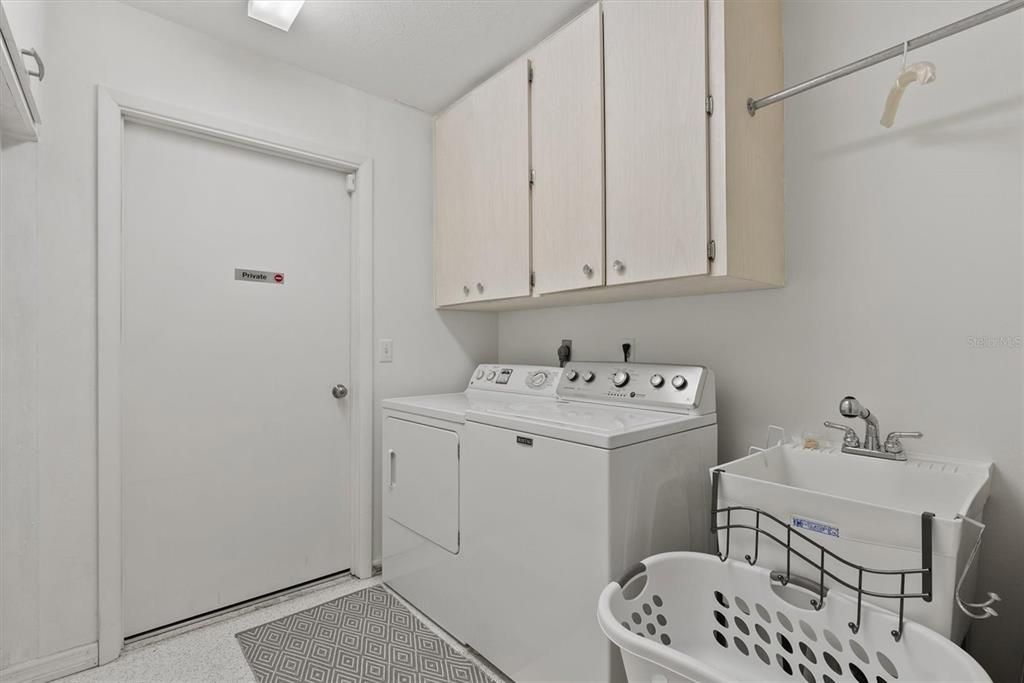 Active With Contract: $975,000 (4 beds, 2 baths, 1832 Square Feet)