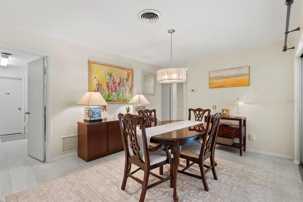 Active With Contract: $975,000 (4 beds, 2 baths, 1832 Square Feet)