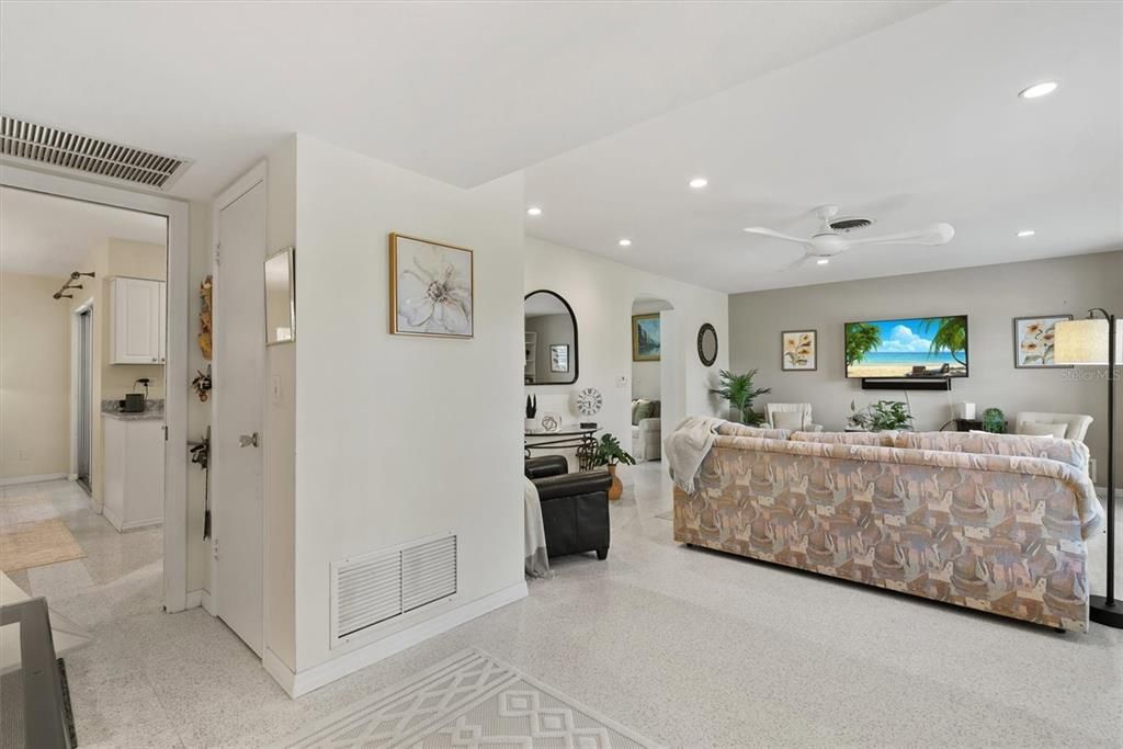 Active With Contract: $975,000 (4 beds, 2 baths, 1832 Square Feet)