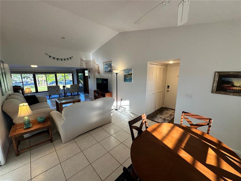 For Rent: $1,800 (2 beds, 2 baths, 1026 Square Feet)