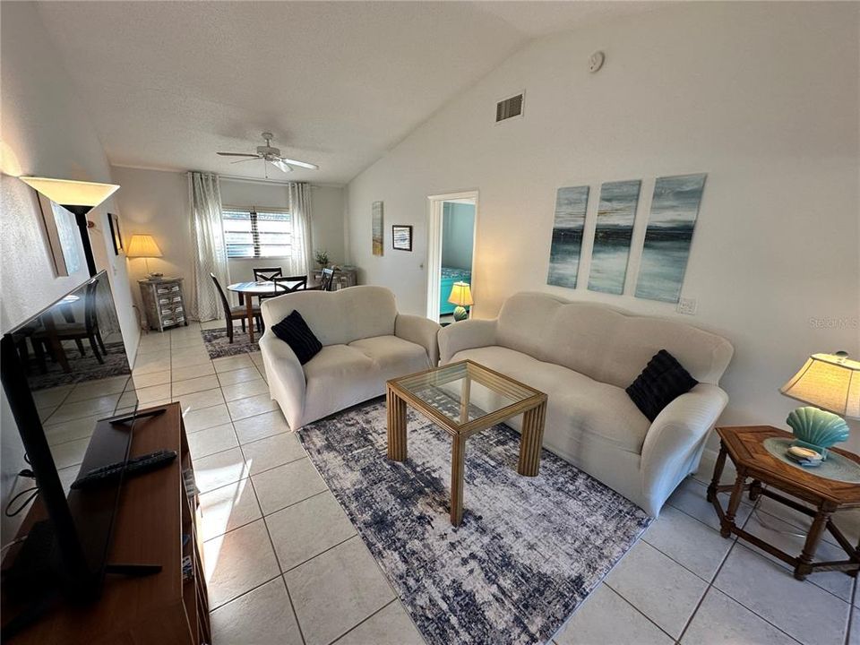 For Rent: $1,800 (2 beds, 2 baths, 1026 Square Feet)