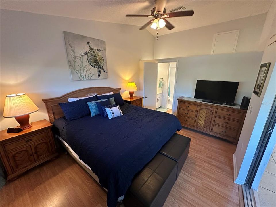 For Rent: $1,800 (2 beds, 2 baths, 1026 Square Feet)