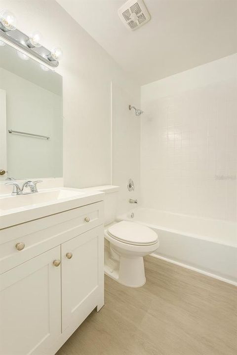 For Rent: $1,300 (2 beds, 2 baths, 1019 Square Feet)