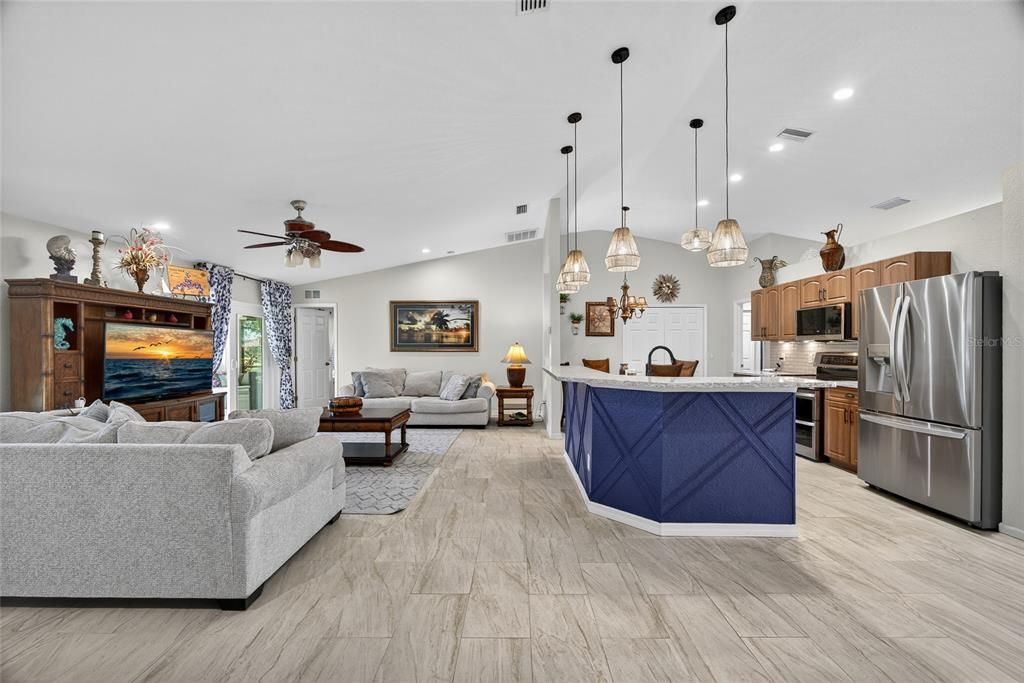 Active With Contract: $415,000 (3 beds, 2 baths, 2000 Square Feet)