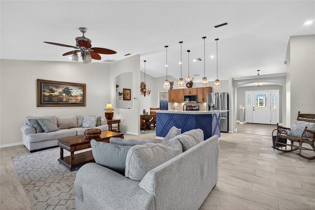 Active With Contract: $415,000 (3 beds, 2 baths, 2000 Square Feet)