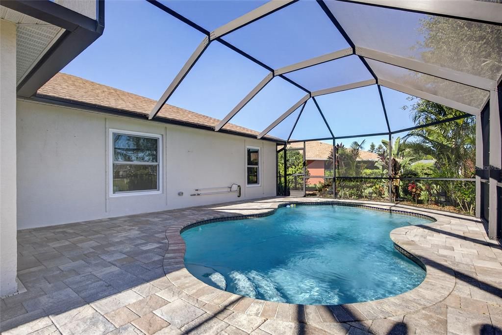 Active With Contract: $415,000 (3 beds, 2 baths, 2000 Square Feet)