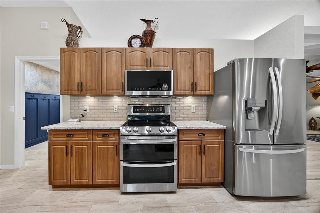 Active With Contract: $415,000 (3 beds, 2 baths, 2000 Square Feet)