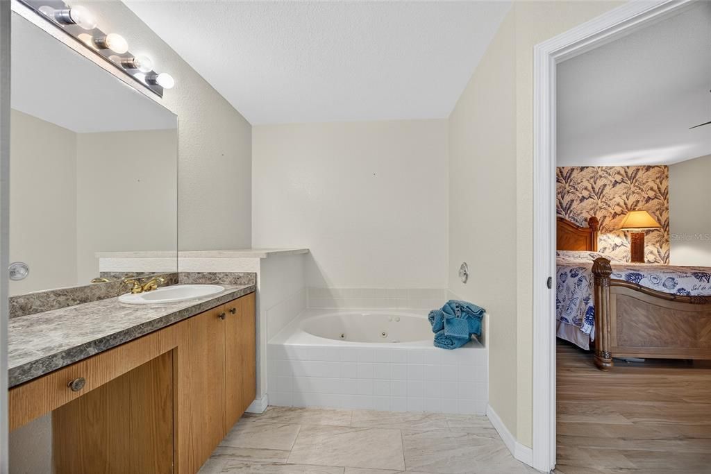 Active With Contract: $415,000 (3 beds, 2 baths, 2000 Square Feet)