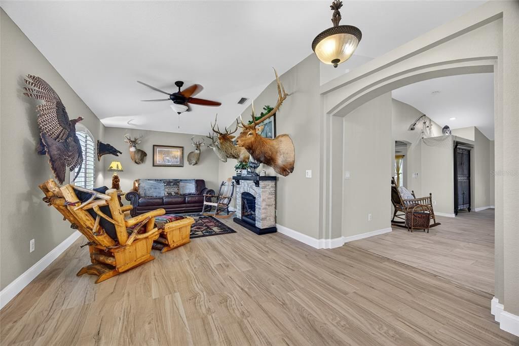 Active With Contract: $415,000 (3 beds, 2 baths, 2000 Square Feet)