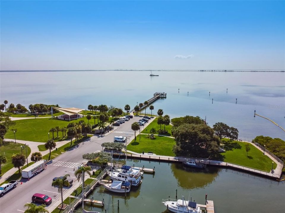 待售: $345,000 (0.76 acres)