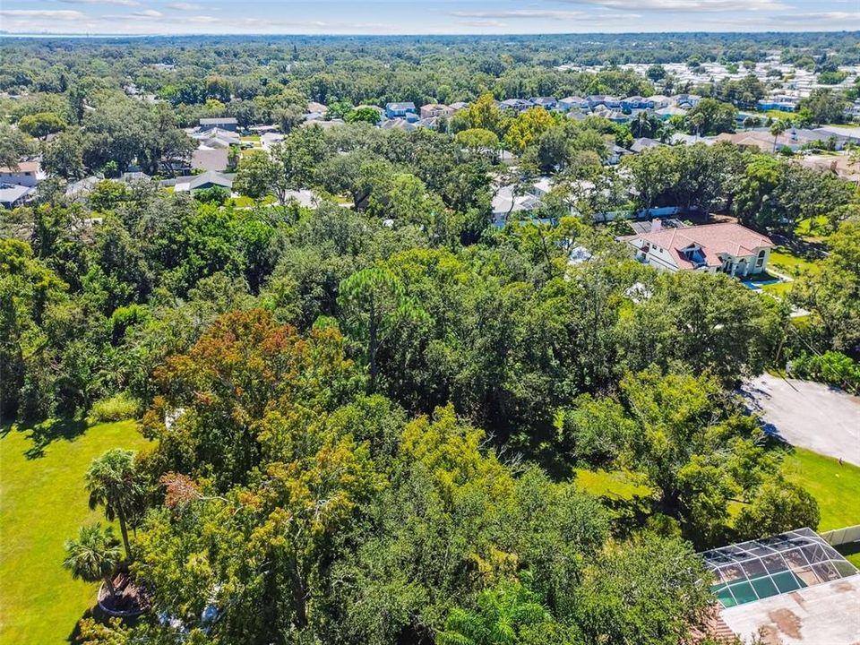 待售: $345,000 (0.76 acres)