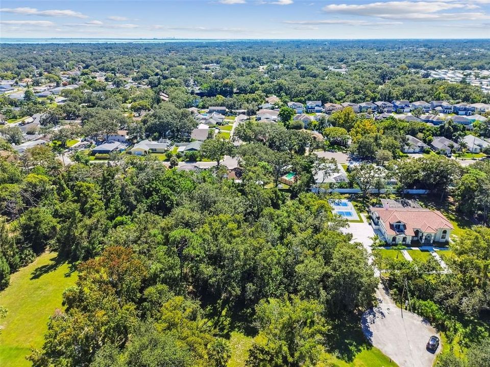 待售: $345,000 (0.76 acres)