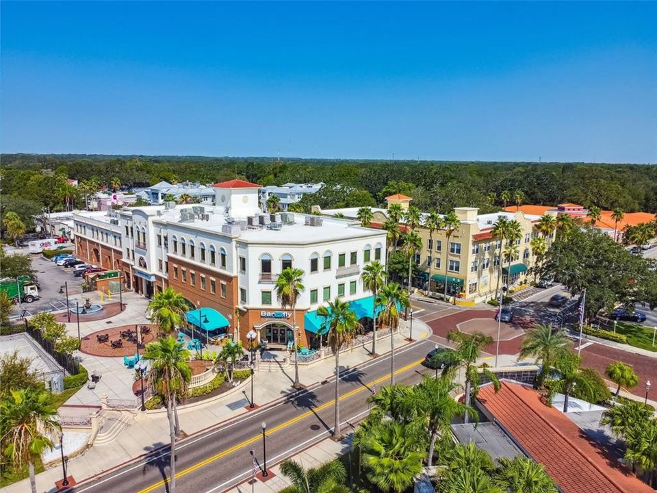 待售: $345,000 (0.76 acres)