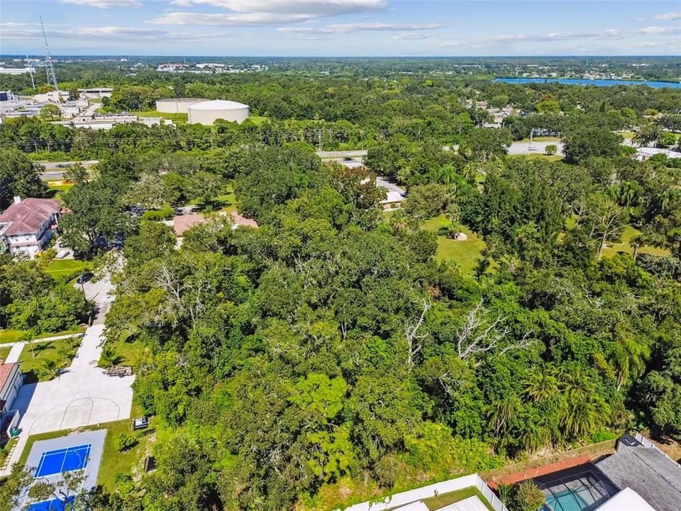 待售: $345,000 (0.76 acres)