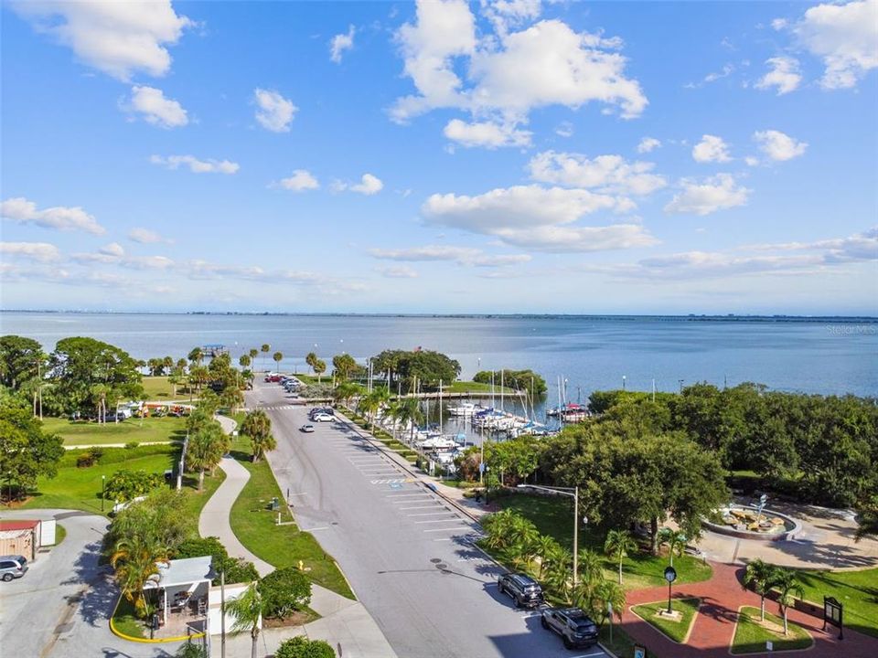 待售: $345,000 (0.76 acres)