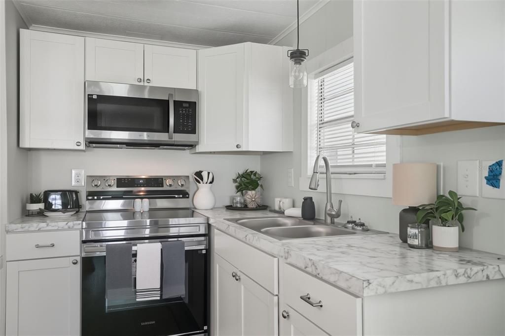 For Sale: $164,900 (2 beds, 2 baths, 1020 Square Feet)