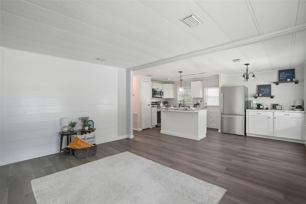 For Sale: $164,900 (2 beds, 2 baths, 1020 Square Feet)