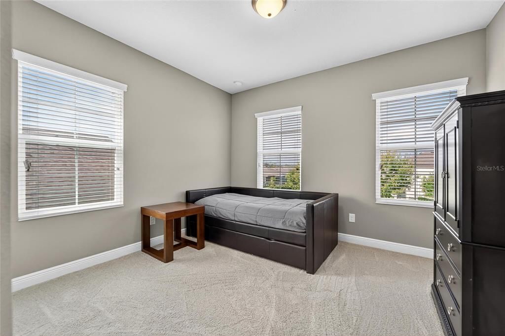 En Venta: $789,000 (5 camas, 4 baños, 4278 Pies cuadrados)