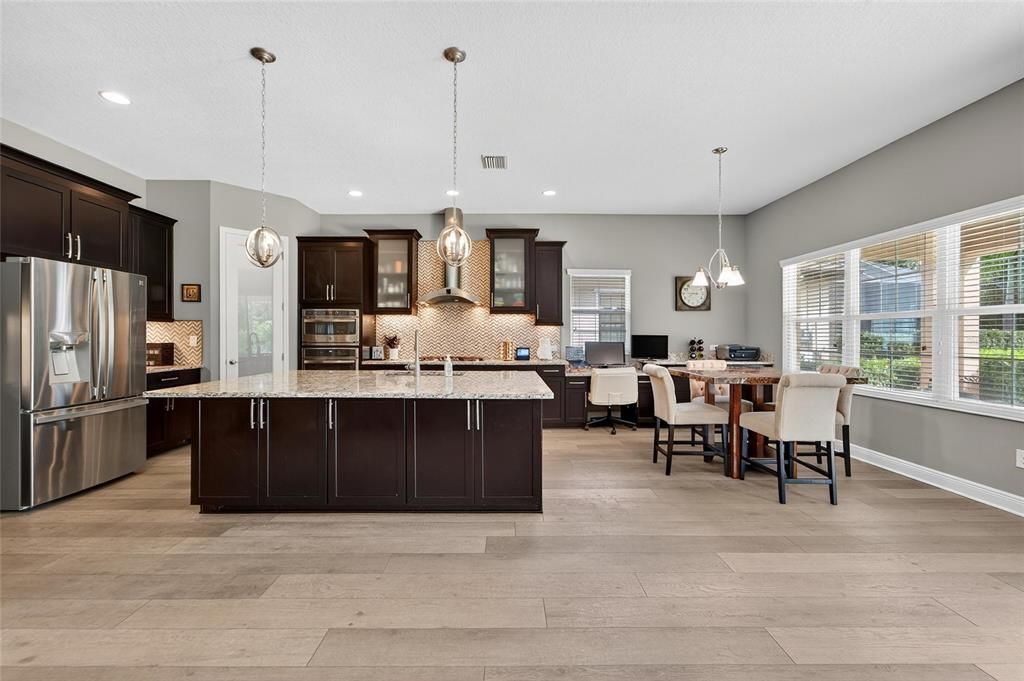 En Venta: $789,000 (5 camas, 4 baños, 4278 Pies cuadrados)