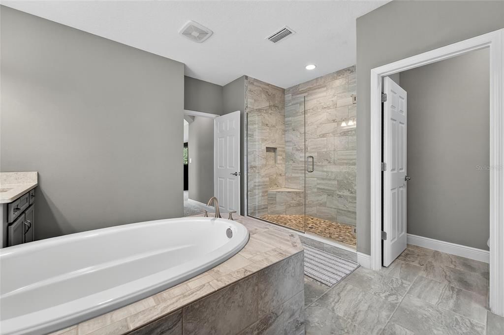 En Venta: $789,000 (5 camas, 4 baños, 4278 Pies cuadrados)