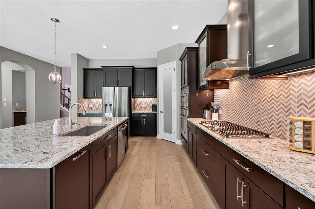 En Venta: $789,000 (5 camas, 4 baños, 4278 Pies cuadrados)