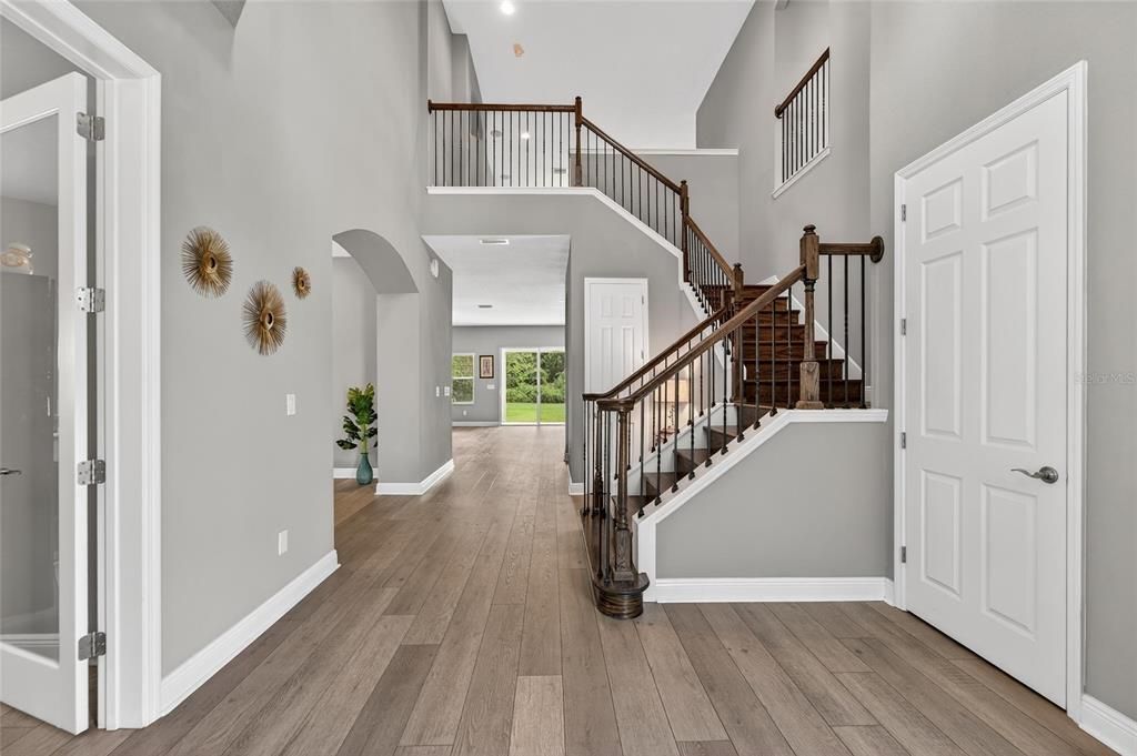 En Venta: $789,000 (5 camas, 4 baños, 4278 Pies cuadrados)