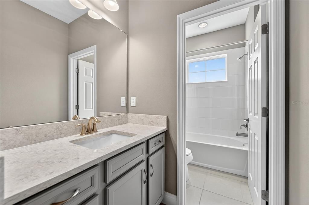 En Venta: $789,000 (5 camas, 4 baños, 4278 Pies cuadrados)