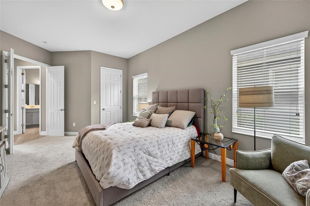 En Venta: $789,000 (5 camas, 4 baños, 4278 Pies cuadrados)