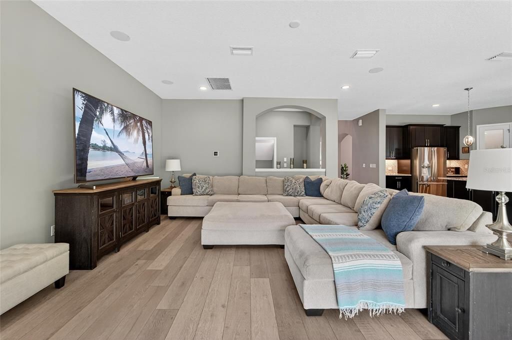 En Venta: $789,000 (5 camas, 4 baños, 4278 Pies cuadrados)