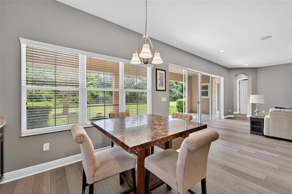 En Venta: $789,000 (5 camas, 4 baños, 4278 Pies cuadrados)