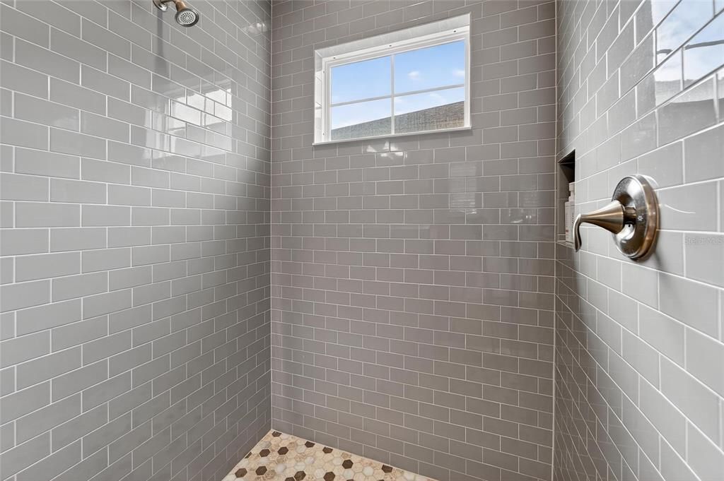 En Venta: $789,000 (5 camas, 4 baños, 4278 Pies cuadrados)