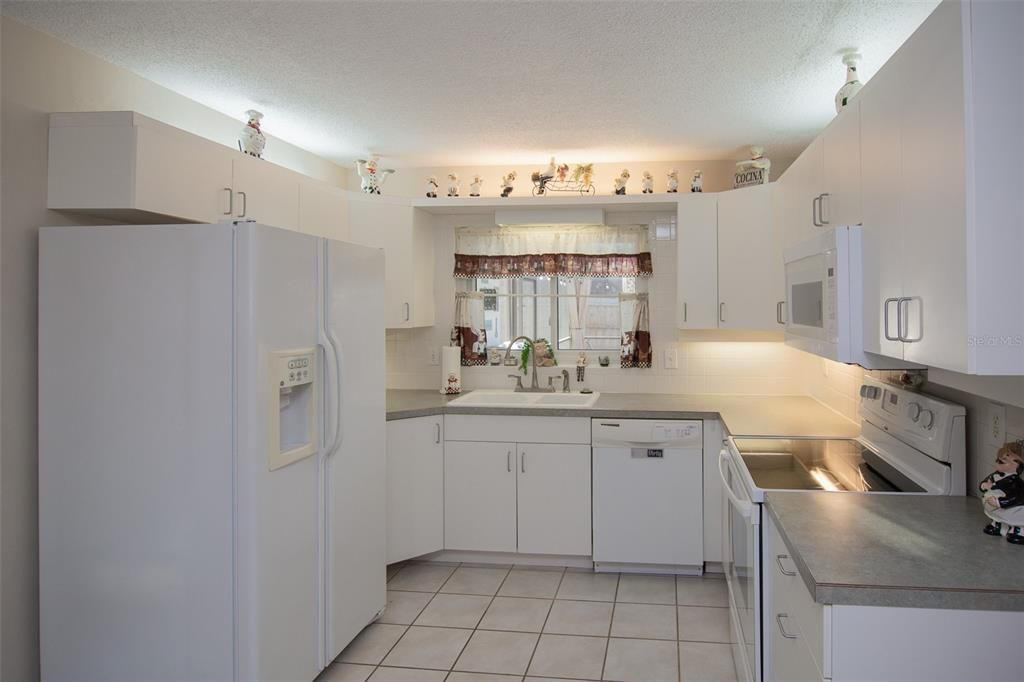 En Venta: $549,900 (3 camas, 2 baños, 1727 Pies cuadrados)