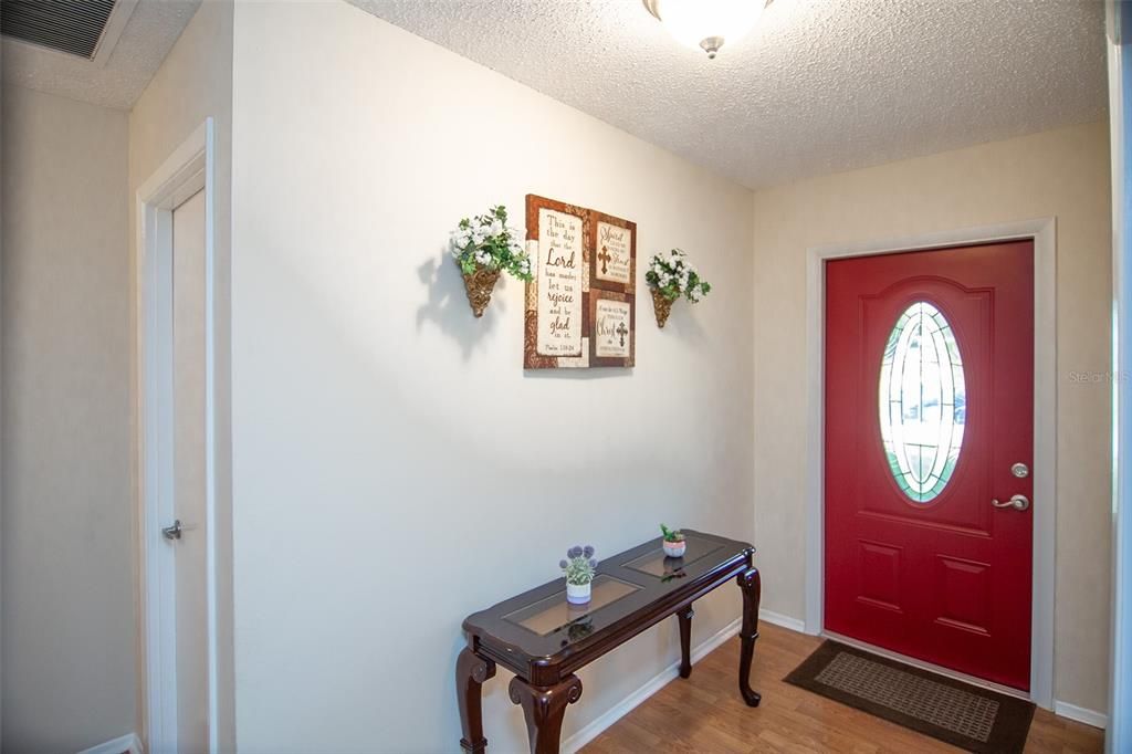 En Venta: $549,900 (3 camas, 2 baños, 1727 Pies cuadrados)