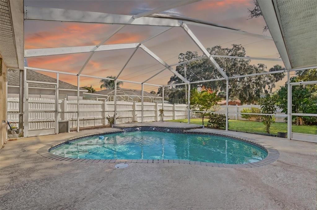 Activo con contrato: $430,000 (4 camas, 3 baños, 2077 Pies cuadrados)