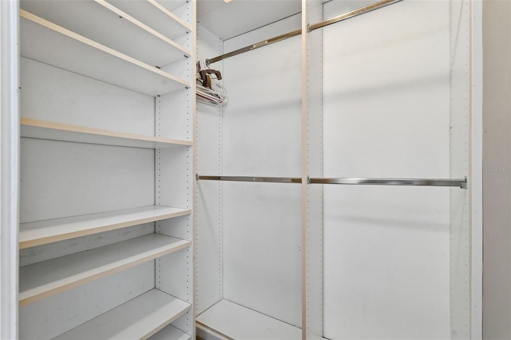 Activo con contrato: $430,000 (4 camas, 3 baños, 2077 Pies cuadrados)