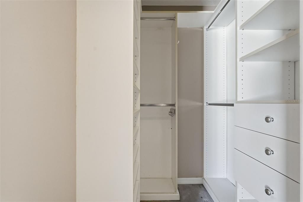 Activo con contrato: $430,000 (4 camas, 3 baños, 2077 Pies cuadrados)